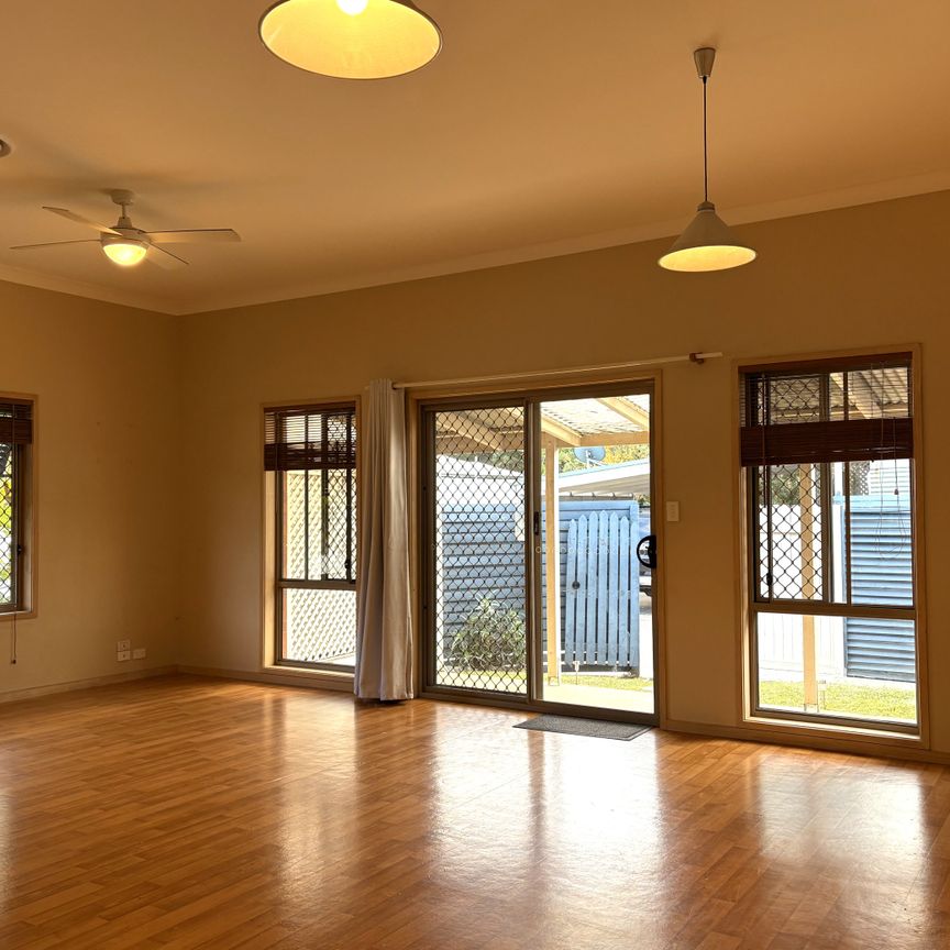 Two-storey Townhouse in the heart of Byron - Photo 1