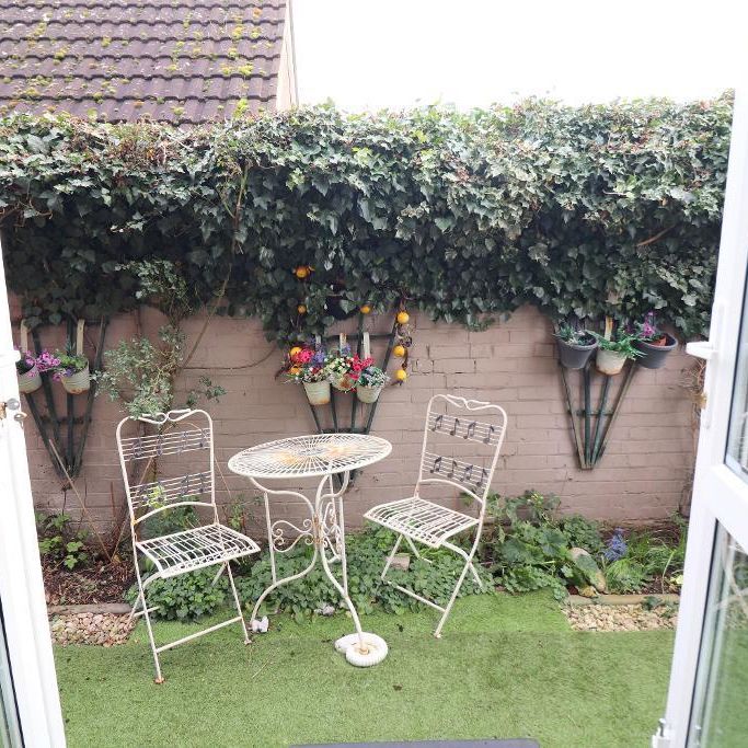 2 bedroom maisonette to rent - Photo 1