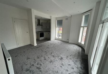 Flat 1, 76A Market Street, Birkenhead - Photo 2