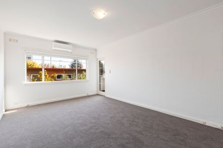 GREAT VALUE APARTMENT WITH VIEW - Photo 3