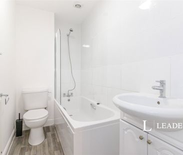 4 bedroom house to rent Admiral Stirling Court, Weystone Road, Weyb... - Photo 5