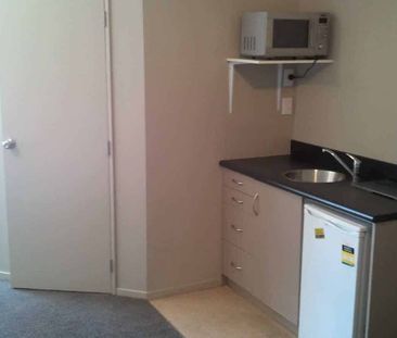 Student Rental - Photo 3
