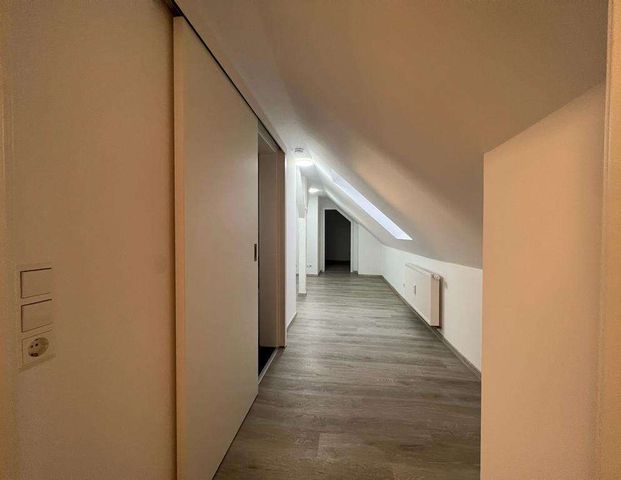 KL - City, 5 ZKB, 2 Bäder, neue Einbauküche, Stellplatz - Photo 1