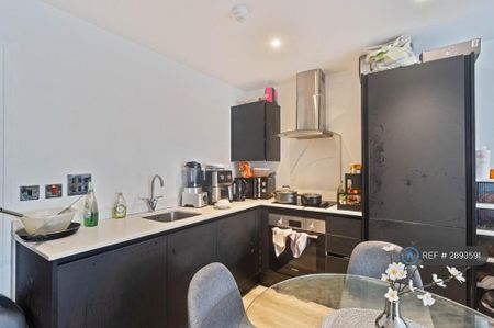 2 bedroom flat to rent - Photo 4