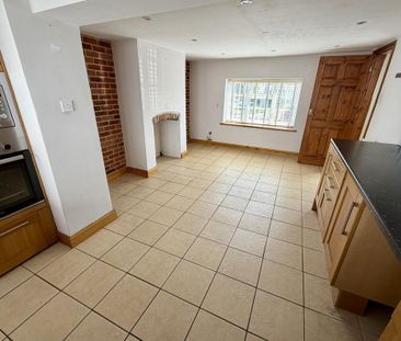 3 bedroom terraced house to rent - Photo 3