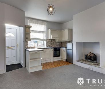 2 bedroom terraced house to rent - Photo 3