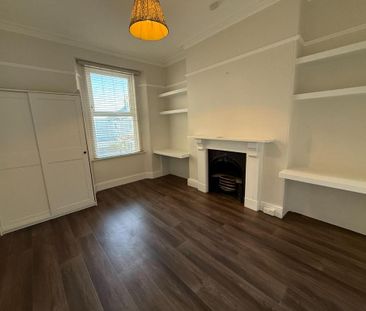 4 bedroom terraced house to rent - Photo 2