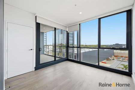 Brand New 2-Bedroom Apartment in Zetland - Available Now - Photo 2