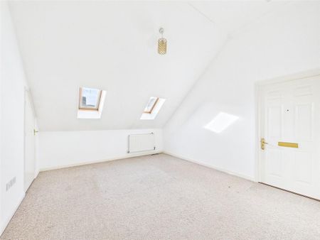 3 bedroom flat to rent - Photo 5