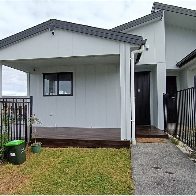 3-Bedroom Duplex– Warm, Stylish & Low Maintenance - Photo 1