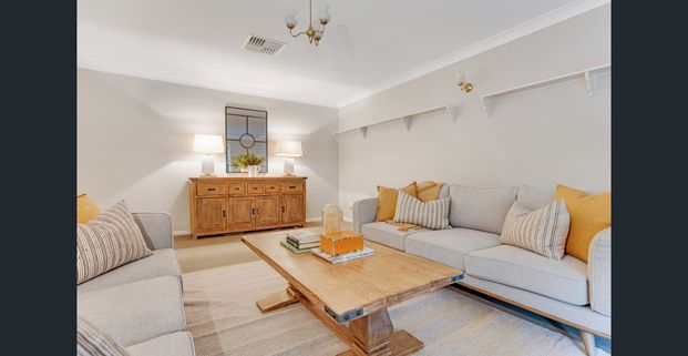 Furnished Stunning four bedroom home in superior location - Photo 1