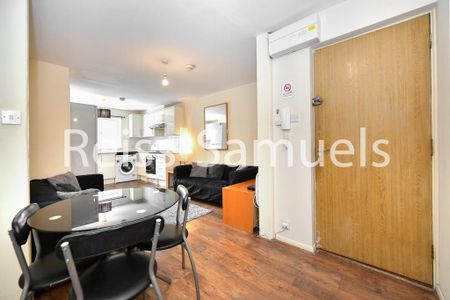 3 bedroom apartment to rent - Photo 2