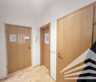 Ruhige 3 Zimmer-Wohnung mit Küche und Terrasse in bester City-Lage! - Photo 2