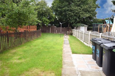 Acre Road, Middleton, Leeds, LS10 - Photo 4