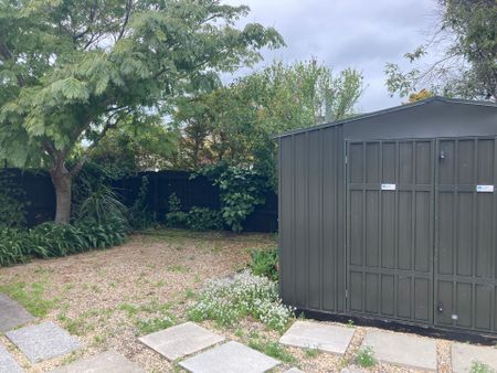 A Little Bit Of English Garden By The Sea - Photo 3