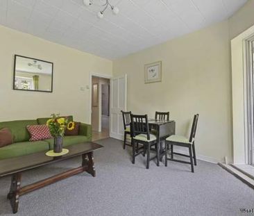 2 bedroom property to rent in London - Photo 2