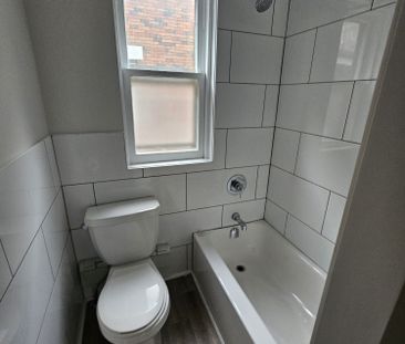 For Lease - 983 Main Street Unit# 3, Hamilton, Ontario - Photo 3