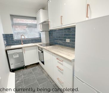 2 Bedroom Ground Floor Flat - Photo 2