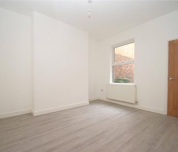 4 bedroom terraced house to rent - Photo 4