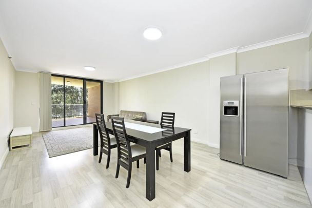 123/1-3 Beresford Road, - Photo 1