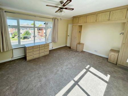4 bedroom detached house to rent - Photo 4