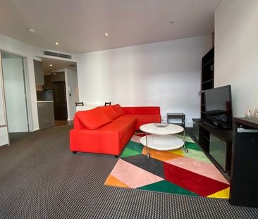 Next to MQ University As New Furnished 1+ Huge Study Apartment with... - Photo 1