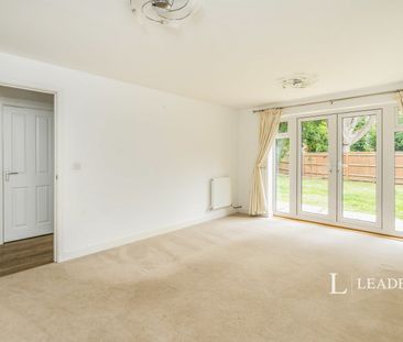 5 bedroom house to rent Wellers Close, Felpham, Bognor Regis, West ... - Photo 2