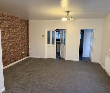 3 bedroom semi-detached house to rent - Photo 6