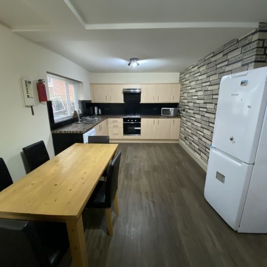 Room 5, 12, Lovat Road, Preston - Photo 1
