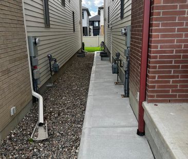 For Lease - 159 Rockmelon Street Unit# Unit B, Blossom Park - Airpo... - Photo 4