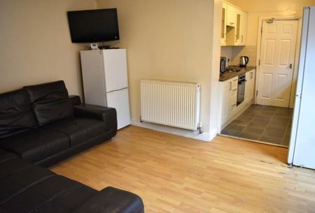 Room in a Shared House, Barnsfold Avenue Fallowfield, M14 - Photo 5