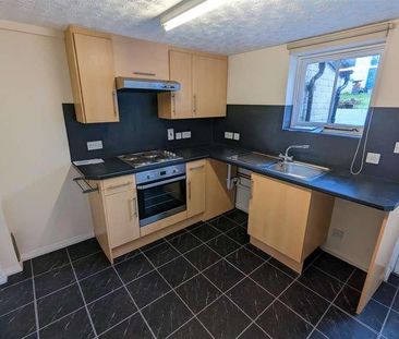 Guilder Lane, Salisbury, SP1 - Photo 4