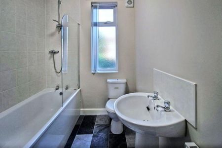 2 bed lower flat to rent in NE3 - Photo 4