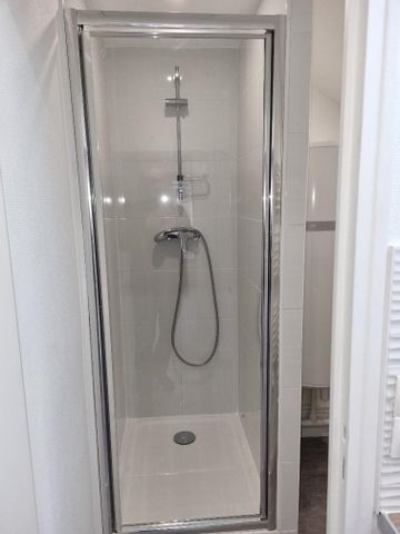 A LOUER STUDIO 25m² AU SOL/ 13.27 m² LOI BOUTIN NANTERRE REFAIT NEUF - Photo 4