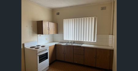 Conveniently Located One Bedroom Apartment - Photo 3