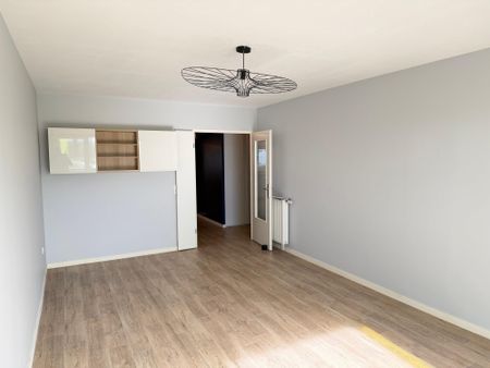 Location Appartement 3 pièces 75m² CARRIERES SOUS POISSY 78955 - Photo 2