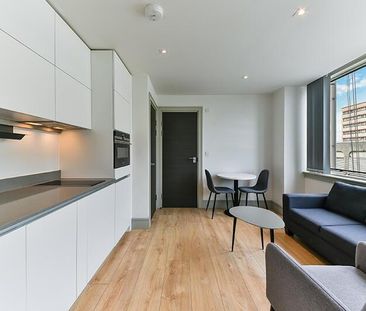 Studio to rent - Photo 1