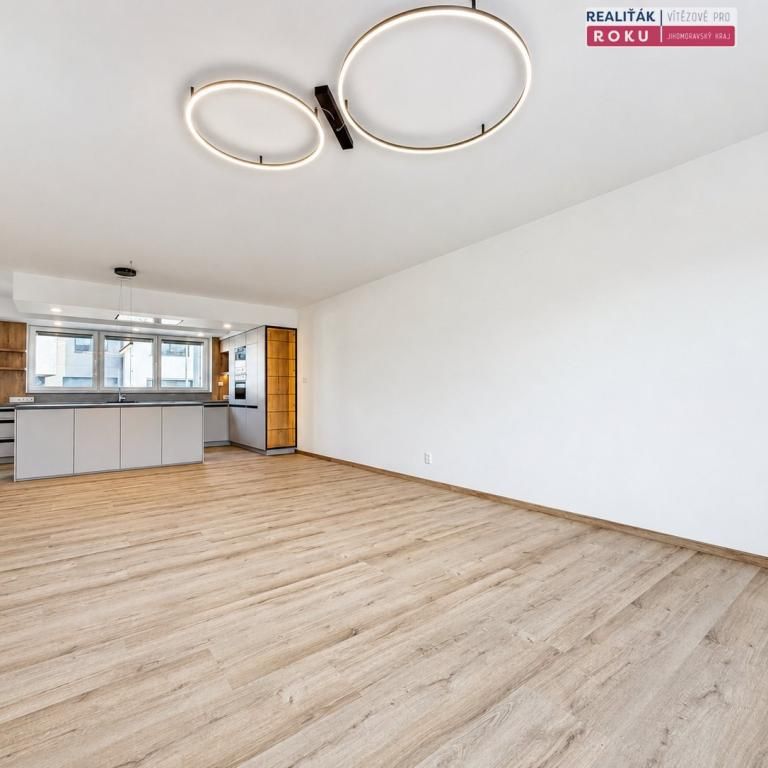 Pronájem domu 186 m2 - Fotografie 1