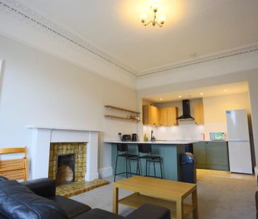 5 bedroom flat to rent - Photo 2