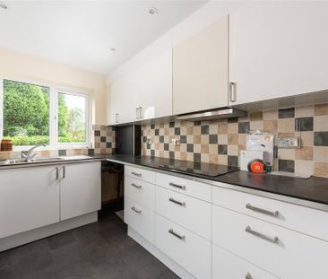 4 bedroom detached house to rent - Photo 5