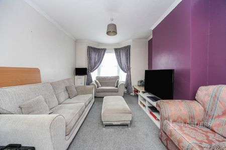 2 bedroom house to rent Waterlow Road, Dunstable, Bedfordshire, LU6 - Photo 3