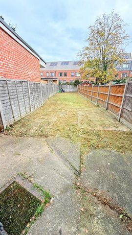 3 bedroom terraced house to rent - Photo 4