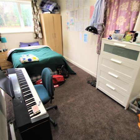 5 bedroom semi-detached house to rent - Photo 3