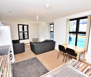 Apt 3, 228 Albertbridge Road, Belfast, BT5 4GW - Photo 1
