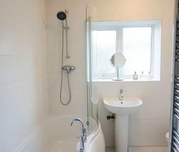 3 bedroom semi-detached house to rent - Photo 6