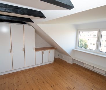 Skøn taglejlighed med charme og lys i Aalborg - Photo 1