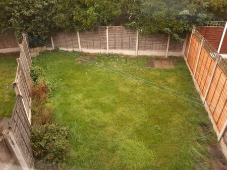 3 bedroom terraced house to rent - Photo 2