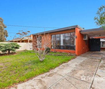 24 Thompson Court, Werribee VIC 3030 - Photo 1