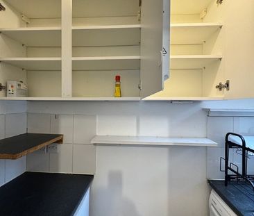 1 Bed Flat, Camden High Street, NW1 - Photo 4