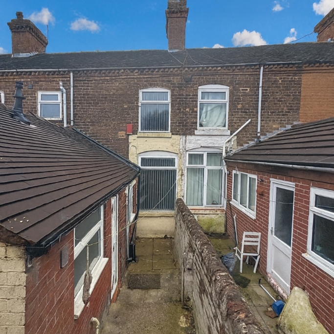 2 bedroom terraced house to rent - Photo 1